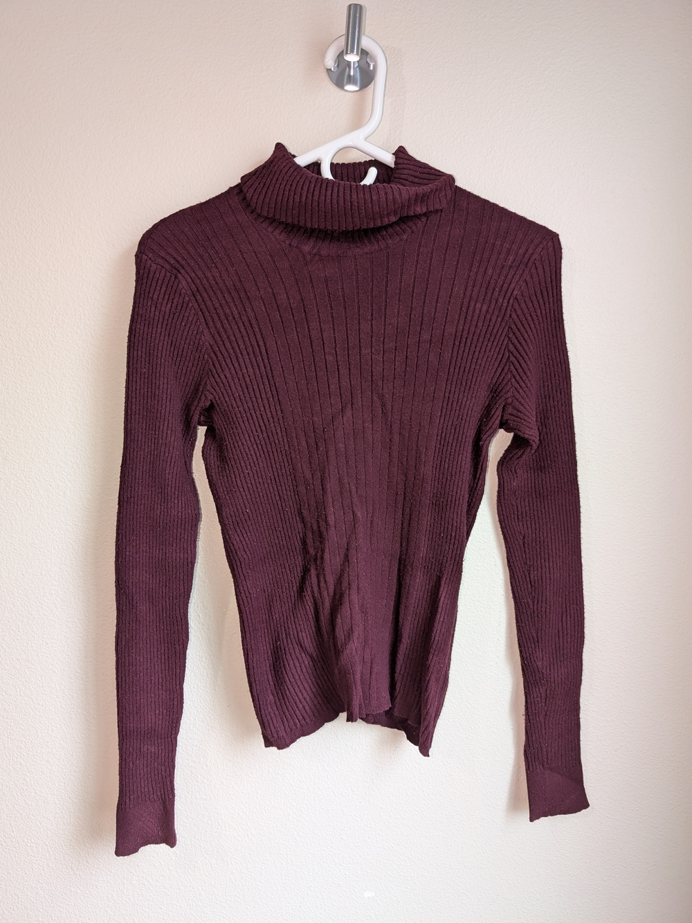 Tahari Women's Ribbed Turtleneck Sweater - Burgundy Size L